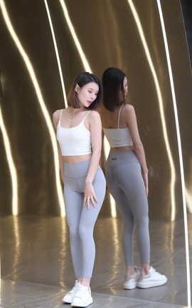 精选街拍作品 NO.1223 一始街拍作品 灰色瑜伽裤美女 part4_丽丝库