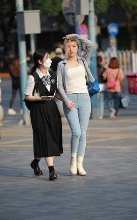 精选街拍作品 NO.1303 玻璃街拍作品 浅蓝牛小姐姐_丽丝库