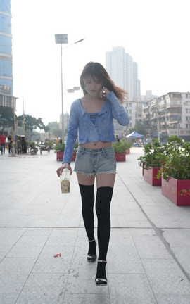 精选街拍作品 NO.0512 程生街拍 长筒袜女孩 part1_丽丝库